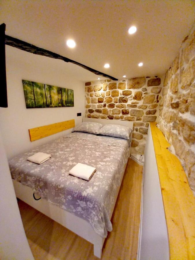 Rabski Dvor Apartment Rab Town Ngoại thất bức ảnh