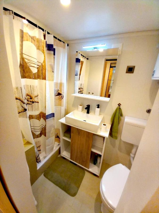 Rabski Dvor Apartment Rab Town Ngoại thất bức ảnh